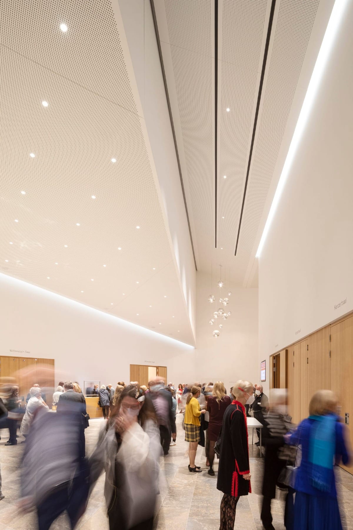 HENN compose avec la lumière et le bois | TauberPhilharmonie