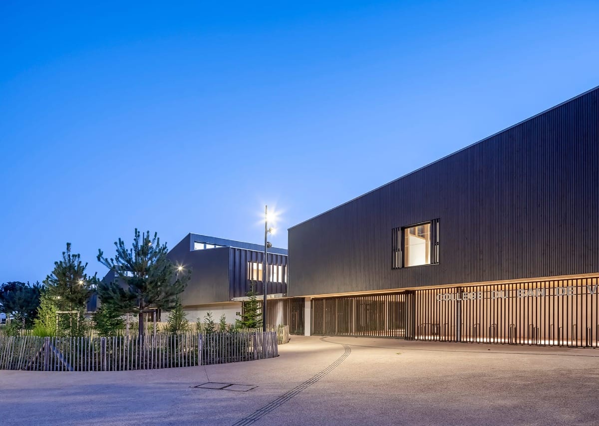Collège du Ban | Agora lumineuse par SQUAD et Tectoniques