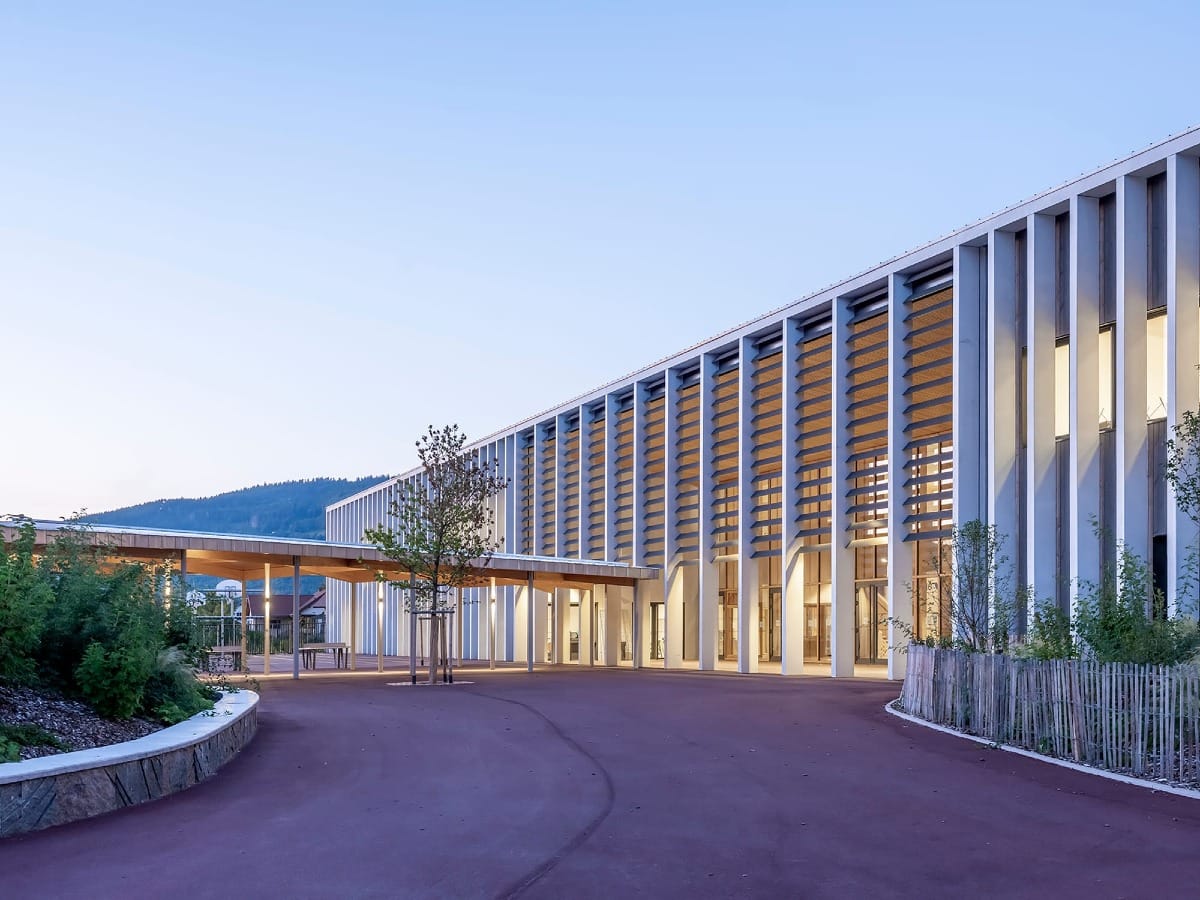 Collège du Ban | Agora lumineuse par SQUAD et Tectoniques