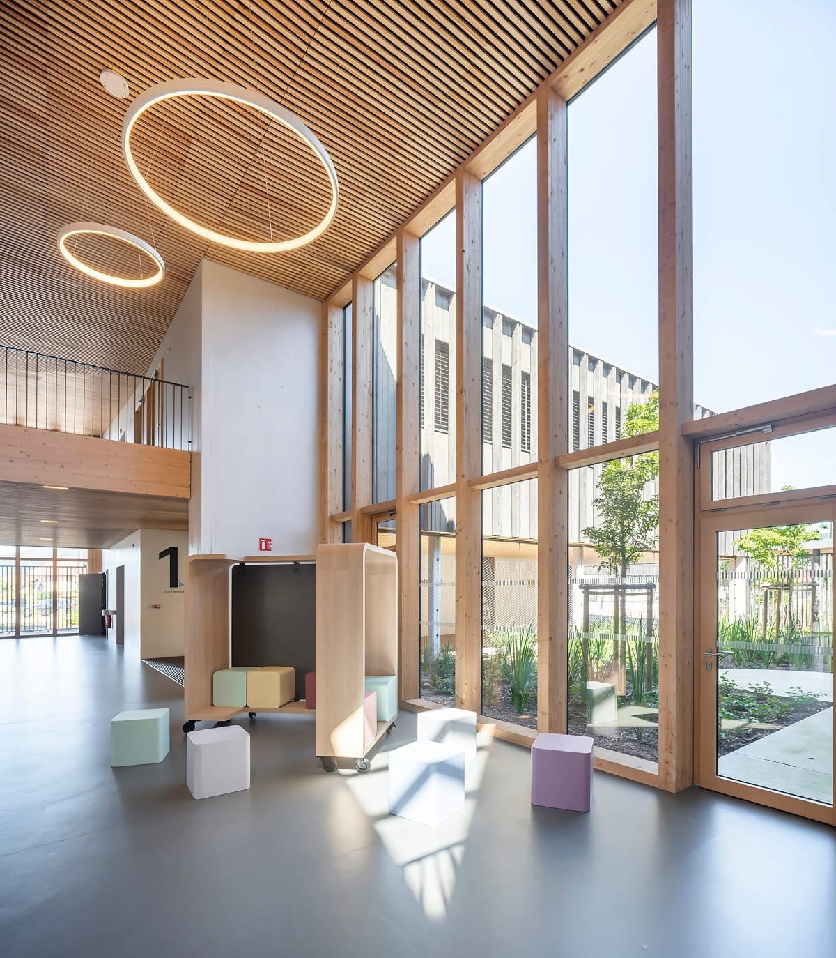 Collège du Ban | Agora lumineuse par SQUAD et Tectoniques