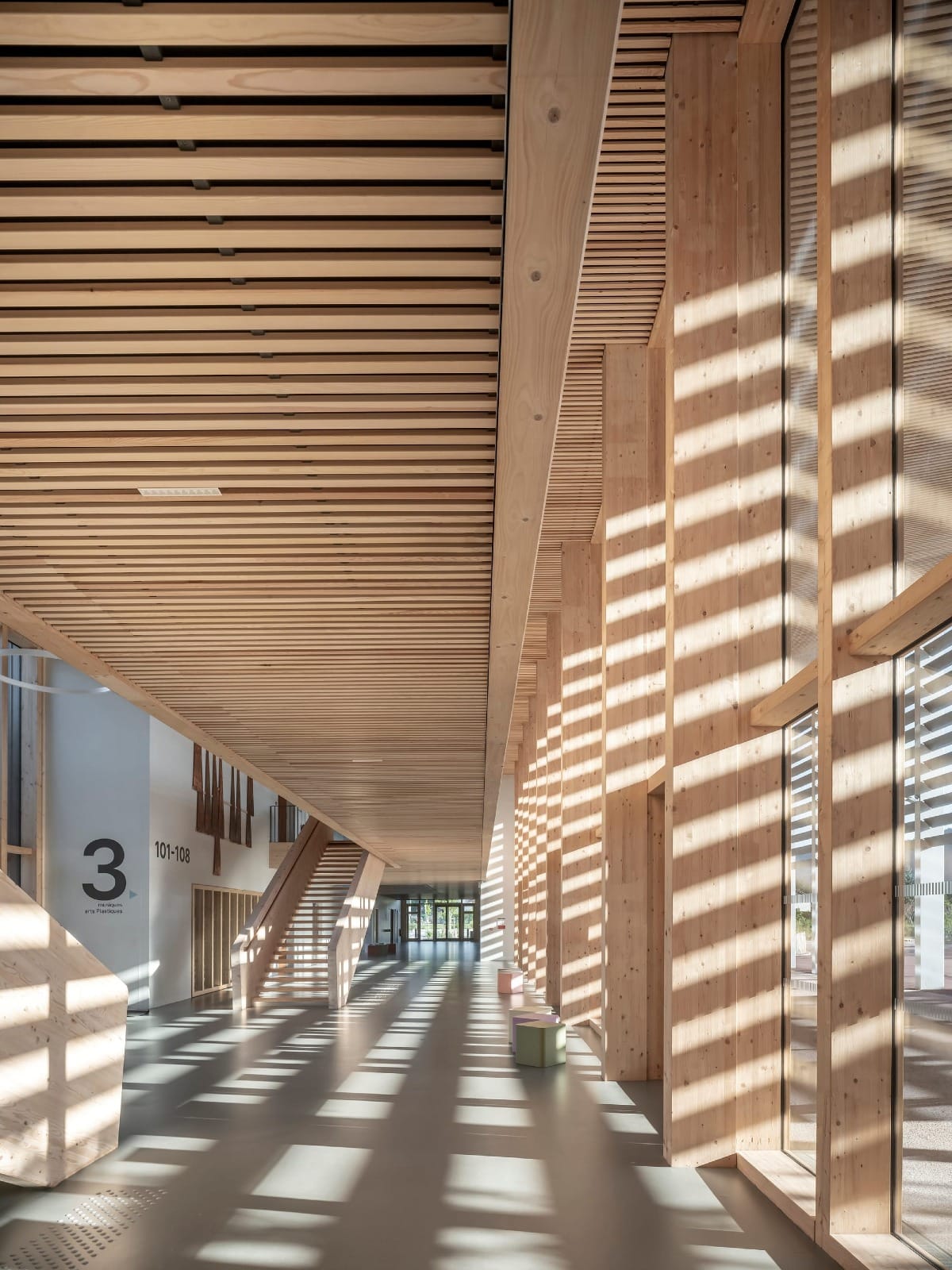 Collège du Ban | Agora lumineuse par SQUAD et Tectoniques
