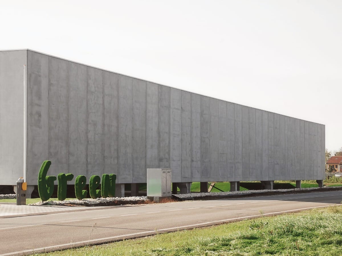 Green Village | Entre serre et monolithe par STUDIO BRESSAN