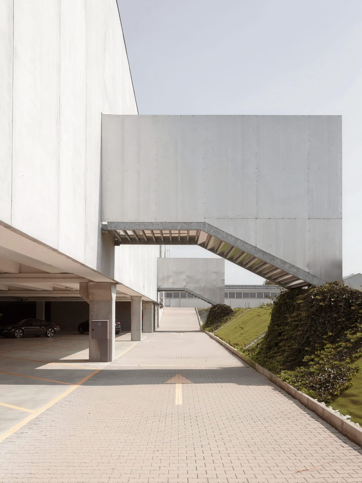 Green Village | Entre serre et monolithe par STUDIO BRESSAN