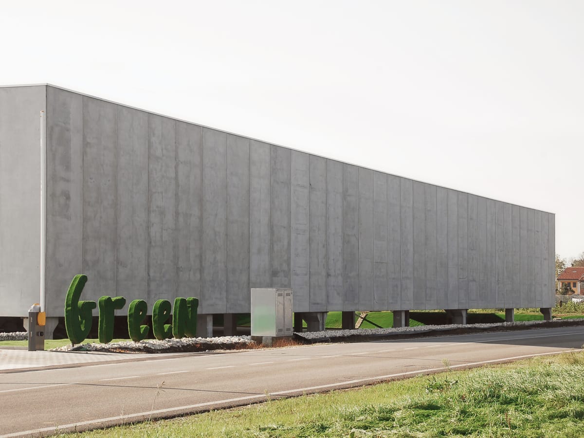 Green Village | Entre serre et monolithe par STUDIO BRESSAN