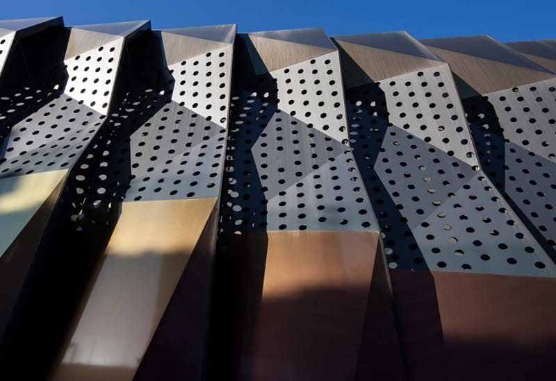 ALUCOBOND PLUS par 3A Composites | Sécurité et Style