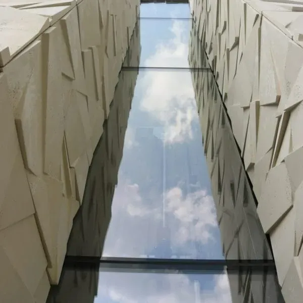 L'Art du Relief | Panneaux VHCT en béton par Waltech