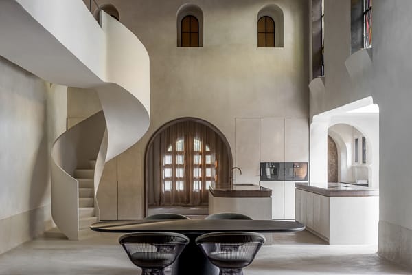 Rénovation monastique en béton ciré